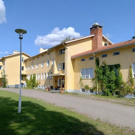 Hostel Vanha Koulu Monola Esterno foto