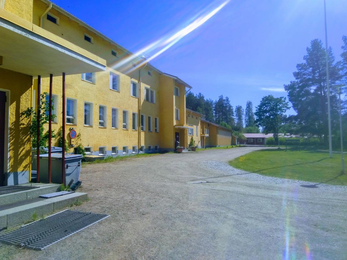 Hostel Vanha Koulu Monola Esterno foto