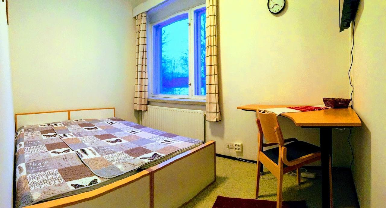 Hostel Vanha Koulu Monola Esterno foto