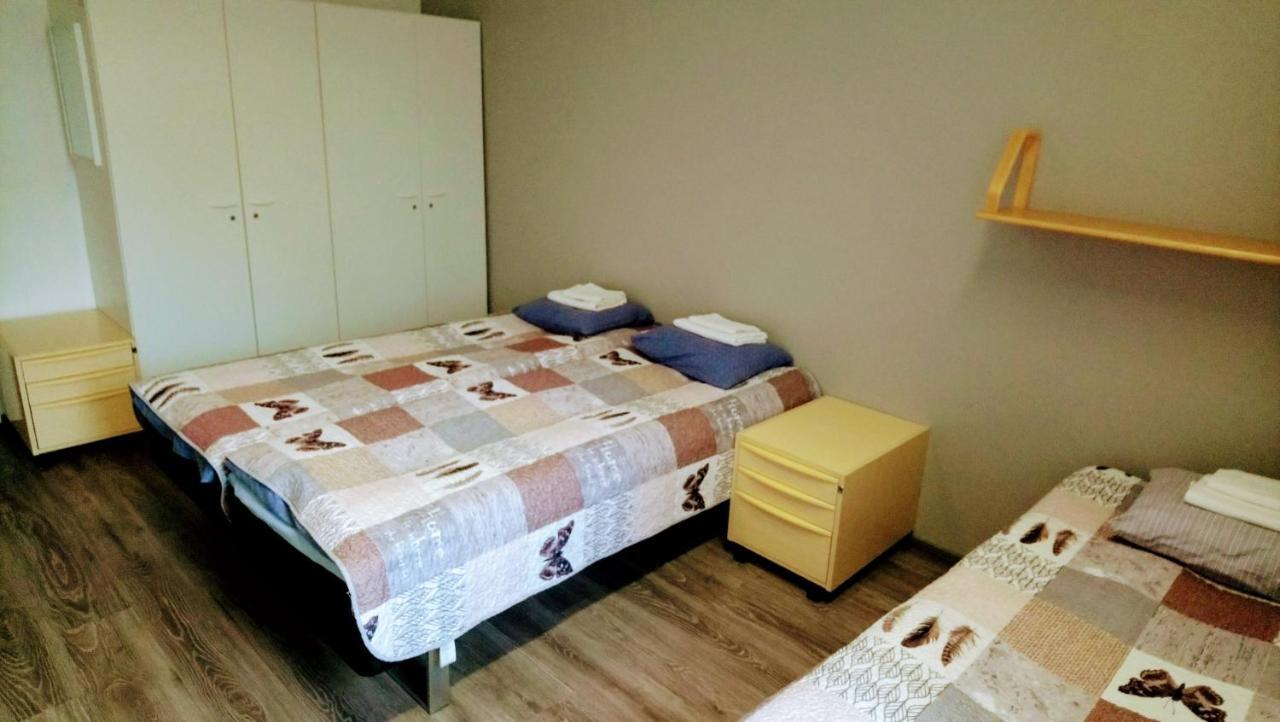 Hostel Vanha Koulu Monola Esterno foto
